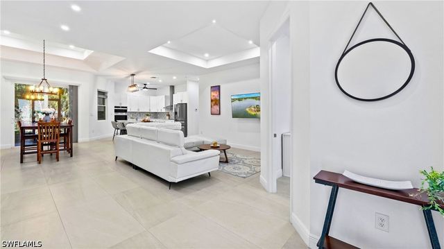 569 Desoto BLVD S, Naples, FL 34117