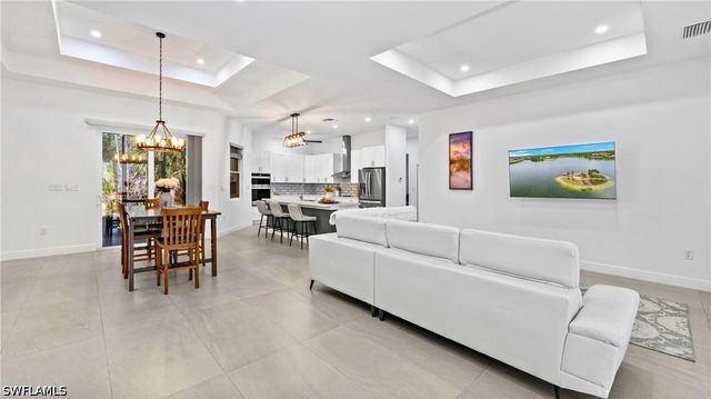 569 Desoto BLVD S, Naples, FL 34117