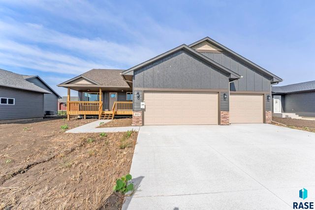 813 N Main St Street, Lennox, SD 57039