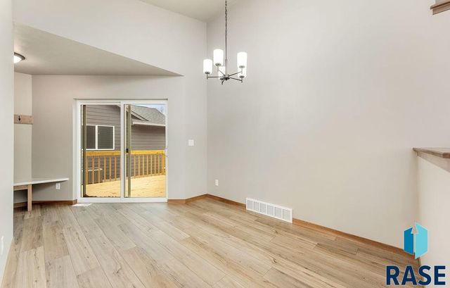 813 N Main St Street, Lennox, SD 57039