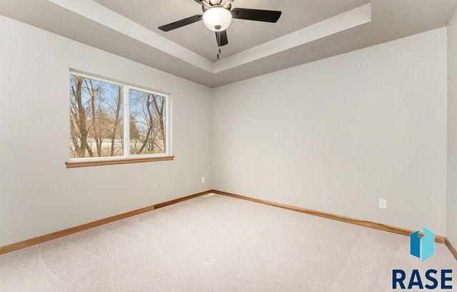 813 N Main St Street, Lennox, SD 57039