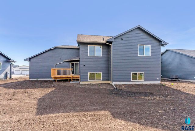 813 N Main St Street, Lennox, SD 57039