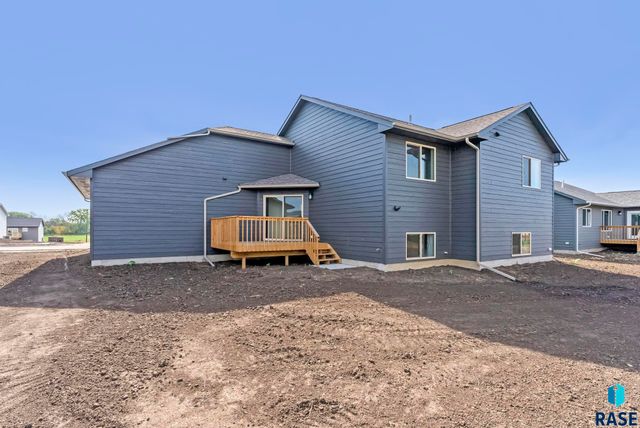 813 N Main St Street, Lennox, SD 57039