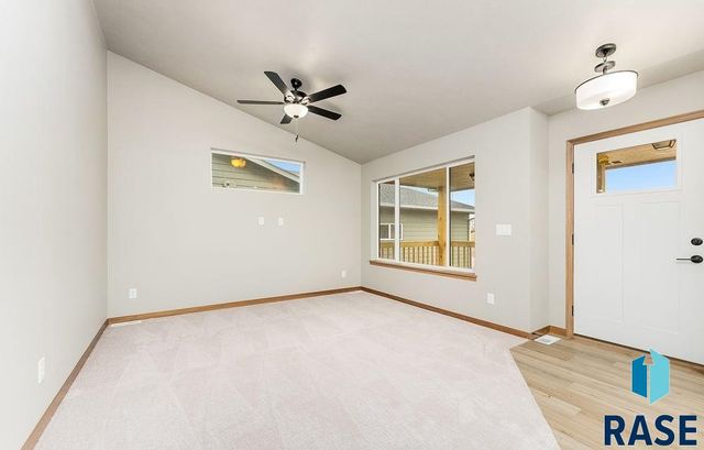 813 N Main St Street, Lennox, SD 57039