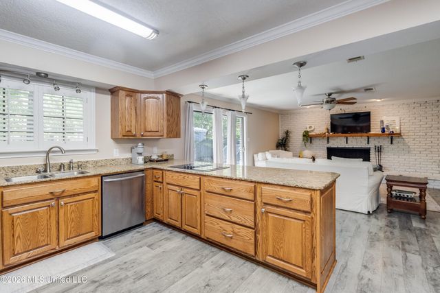 7 Keyser Lane, Gulfport, MS 39507