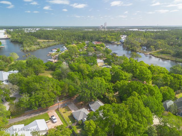 7 Keyser Lane, Gulfport, MS 39507