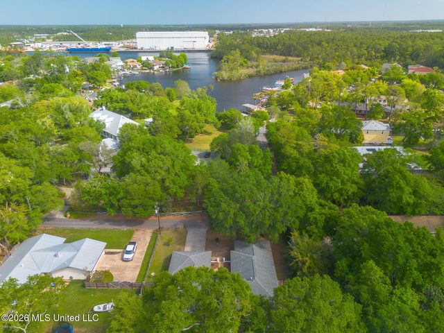 7 Keyser Lane, Gulfport, MS 39507