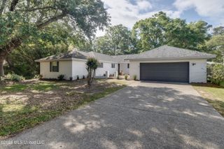 7 Keyser Lane, Gulfport, MS 39507