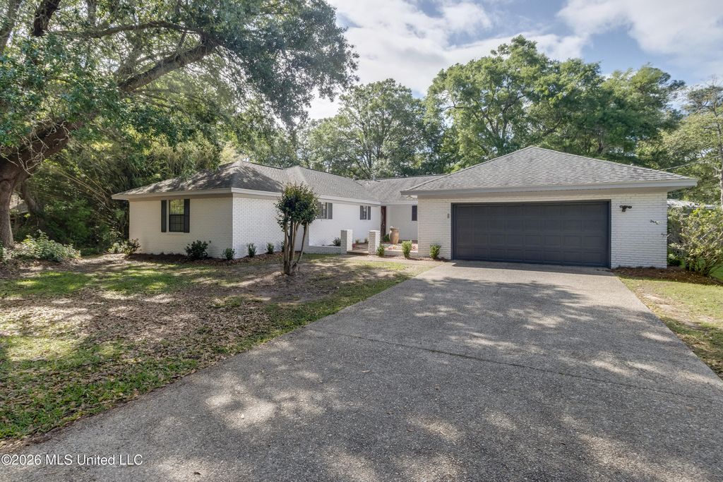 7 Keyser Lane, Gulfport, MS 39507