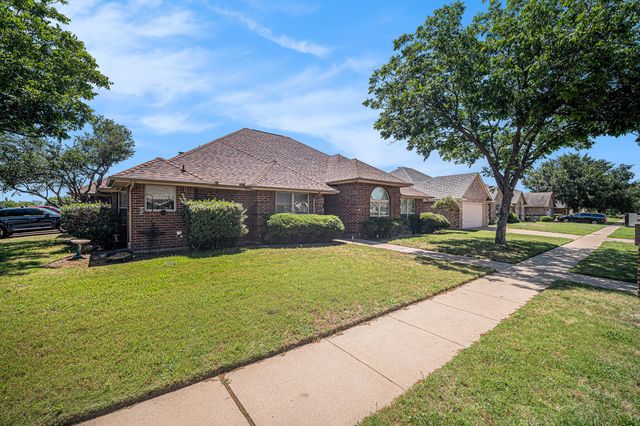 5501 Gateway Lane, Arlington, TX 76017