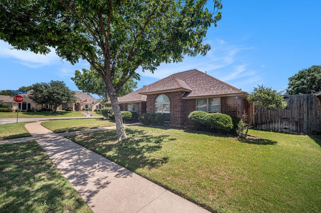 5501 Gateway Lane, Arlington, TX 76017