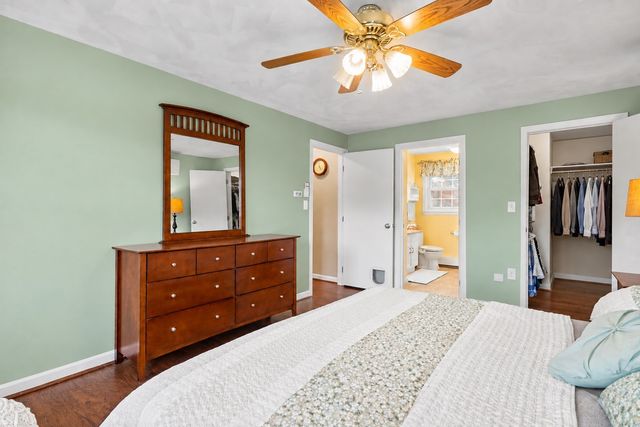 392 Old Farm Rd, Franklin, MA 02038