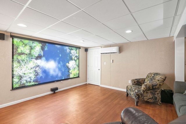 392 Old Farm Rd, Franklin, MA 02038