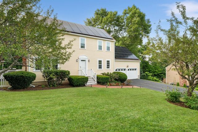 392 Old Farm Rd, Franklin, MA 02038