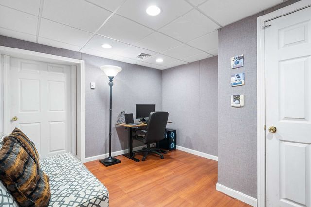 392 Old Farm Rd, Franklin, MA 02038