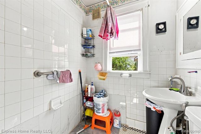 5127 Harold Street, Hamtramck, MI 48212