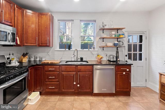 213 MONTROSE, Philadelphia, PA 19147