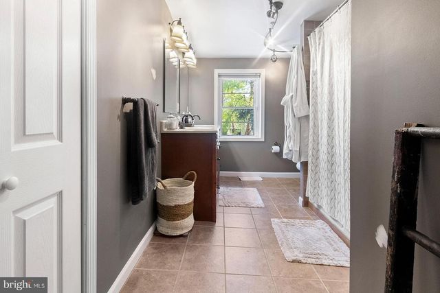 213 MONTROSE, Philadelphia, PA 19147