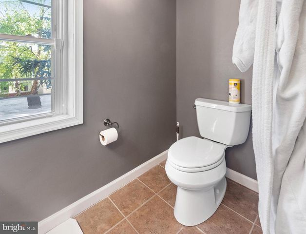 213 MONTROSE, Philadelphia, PA 19147