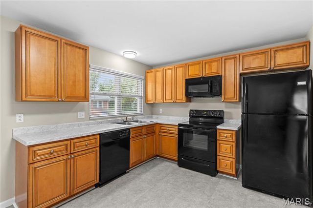 1411 Sherwood Forest Drive, Florissant, MO 63031