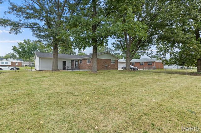 1411 Sherwood Forest Drive, Florissant, MO 63031