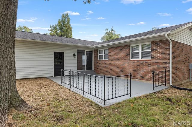 1411 Sherwood Forest Drive, Florissant, MO 63031