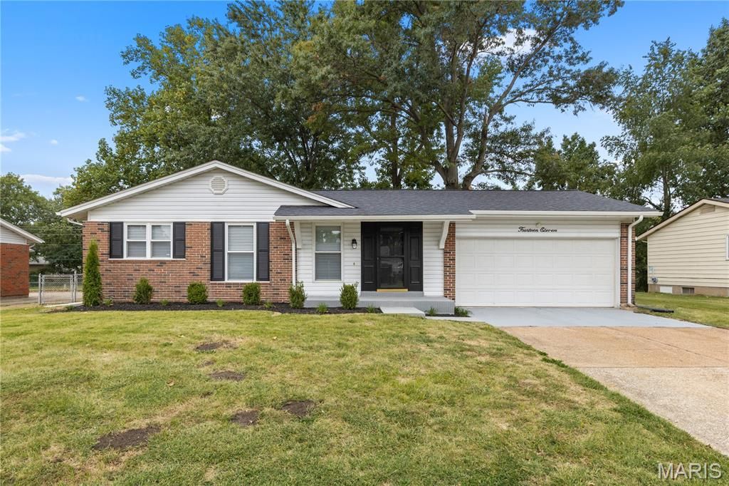 1411 Sherwood Forest Drive, Florissant, MO 63031