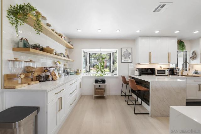 3975 Apore St, La Mesa, CA 91941