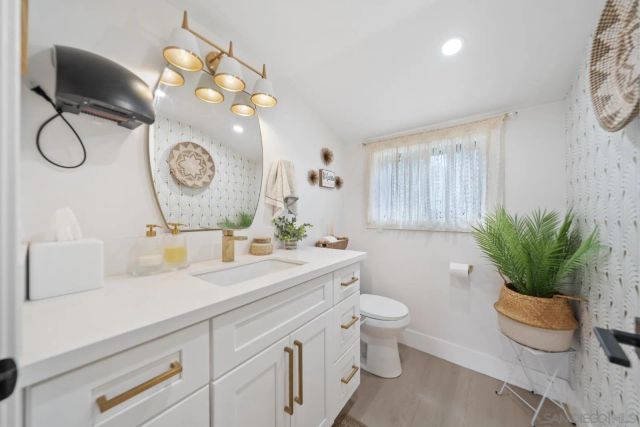3975 Apore St, La Mesa, CA 91941