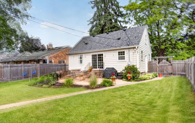 4247 Zenith Avenue N, Robbinsdale, MN 55422