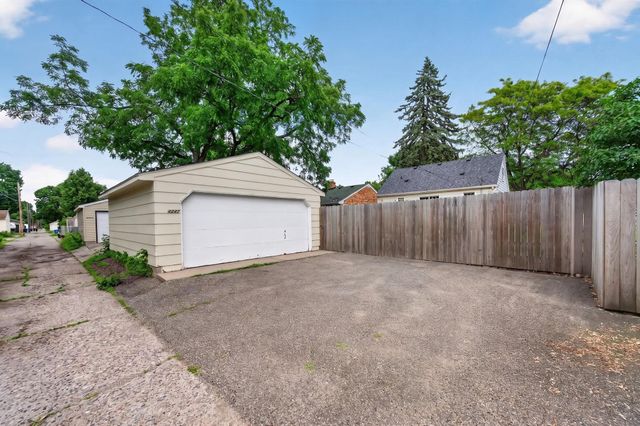 4247 Zenith Avenue N, Robbinsdale, MN 55422