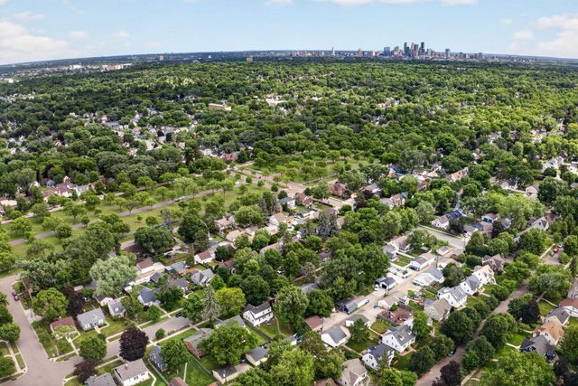 4247 Zenith Avenue N, Robbinsdale, MN 55422