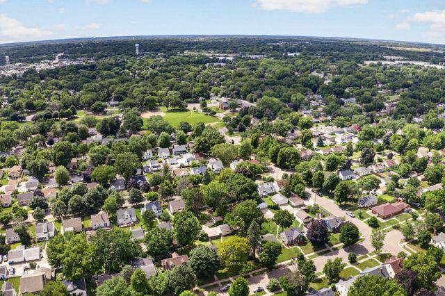 4247 Zenith Avenue N, Robbinsdale, MN 55422