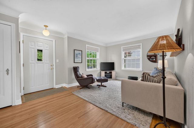 4247 Zenith Avenue N, Robbinsdale, MN 55422
