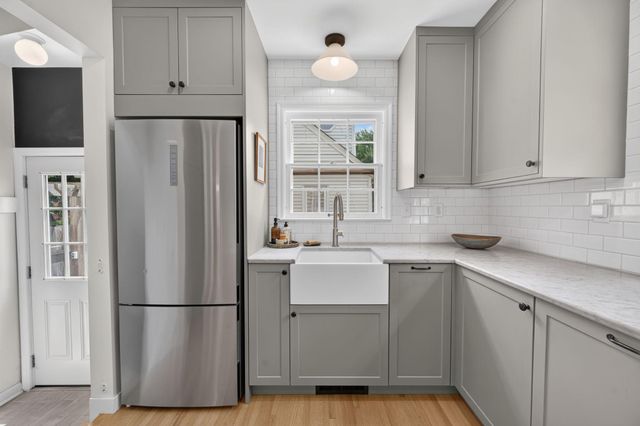 4247 Zenith Avenue N, Robbinsdale, MN 55422