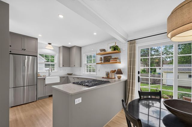 4247 Zenith Avenue N, Robbinsdale, MN 55422