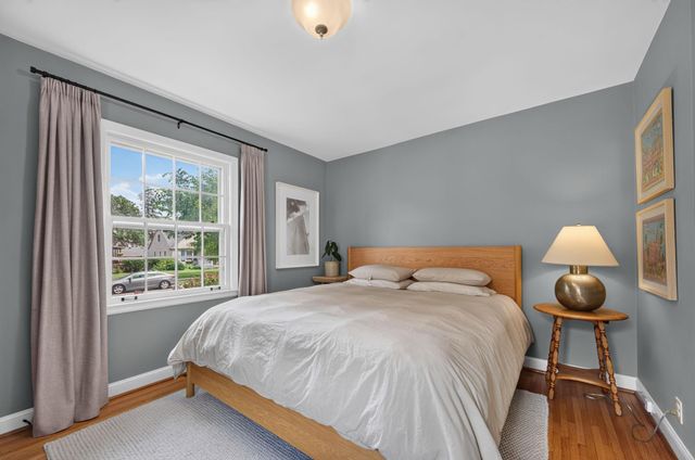 4247 Zenith Avenue N, Robbinsdale, MN 55422