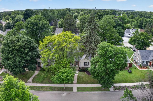 4247 Zenith Avenue N, Robbinsdale, MN 55422