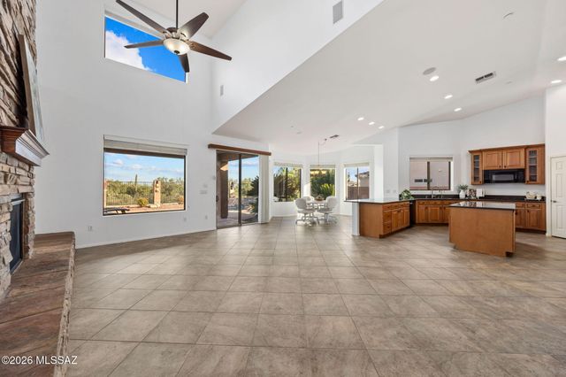 12488 N Paseo Penuela, Marana, AZ 85658