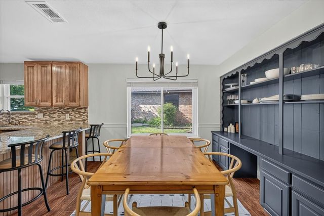 2307 Meadow Creek Drive, Carrollton, TX 75006