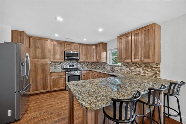 2307 Meadow Creek Drive, Carrollton, TX 75006