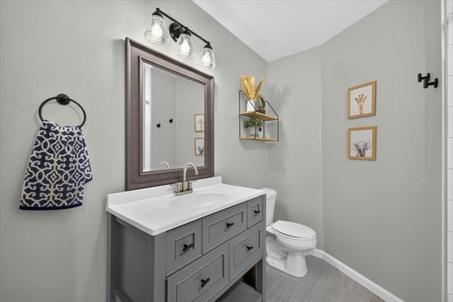 2307 Meadow Creek Drive, Carrollton, TX 75006