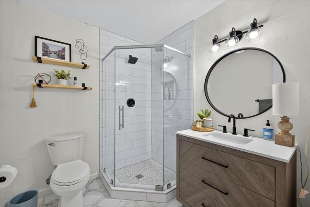 2307 Meadow Creek Drive, Carrollton, TX 75006