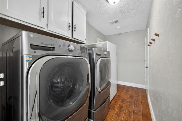 2307 Meadow Creek Drive, Carrollton, TX 75006