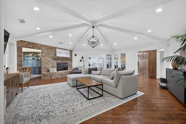2307 Meadow Creek Drive, Carrollton, TX 75006