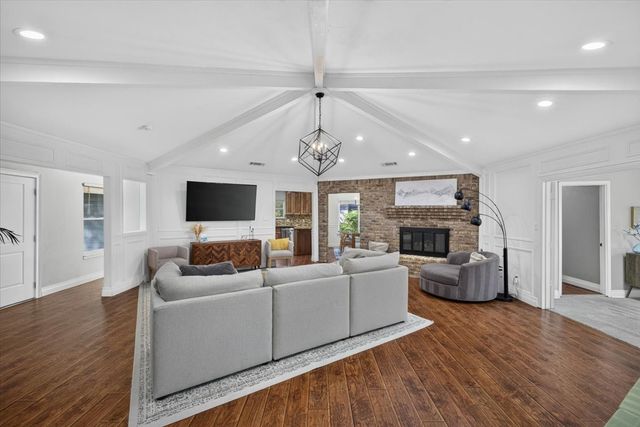 2307 Meadow Creek Drive, Carrollton, TX 75006