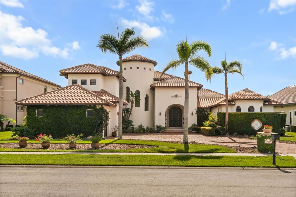 Image 1 of property listing at 10226 WITTENBERG WAY, Orlando, FL 32832