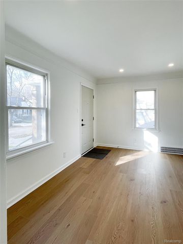 1028 N Wilson Avenue, Royal Oak, MI 48067