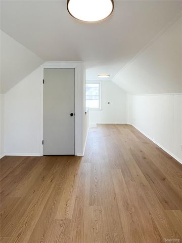 1028 N Wilson Avenue, Royal Oak, MI 48067