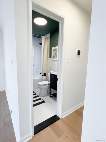 1028 N Wilson Avenue, Royal Oak, MI 48067